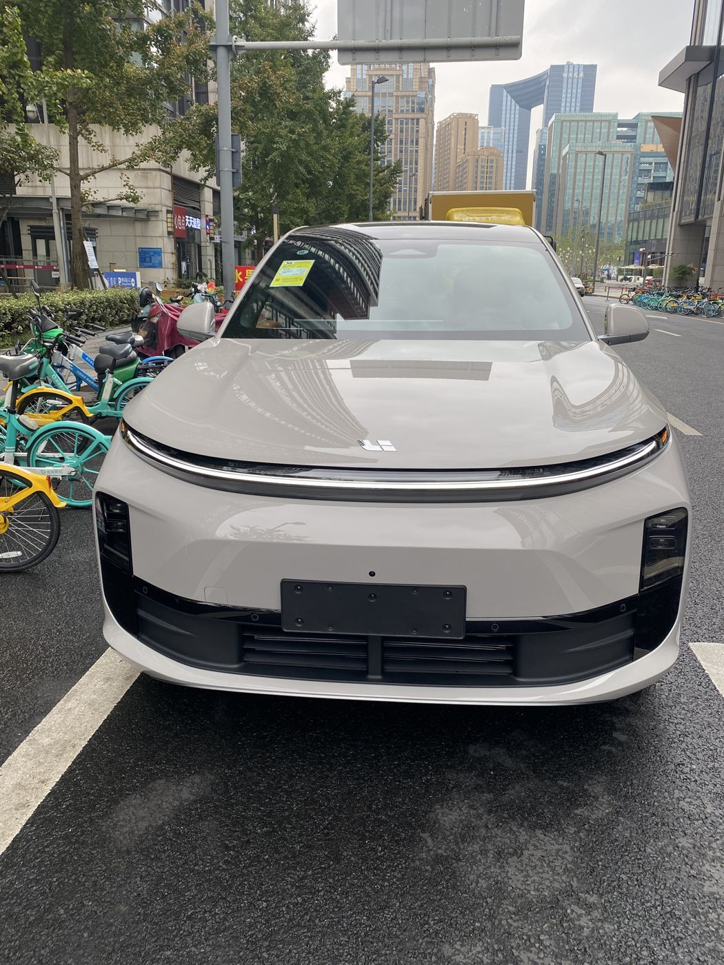 ONE游戏 MEGA 高压纯电 MPV